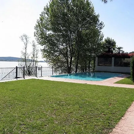 Sleeps 4 Pool Wifi Lejlighed