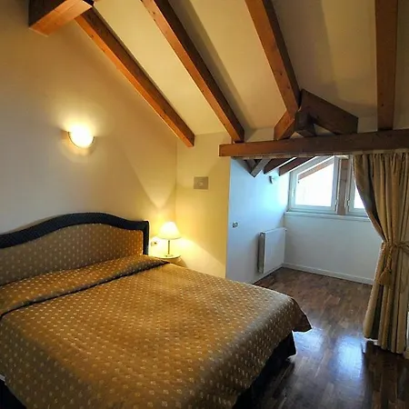 Sleeps 4 Pool Wifi Lejlighed Meina
