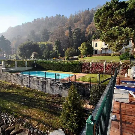 Sleeps 4 Pool Wifi Meina