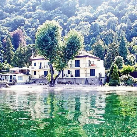 Sleeps 4 Pool Wifi Meina